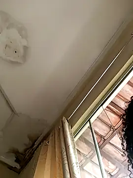 Snapshot of Larissinhamm chatting on October 3, 2025, 5:25 pm Larissinhamm online show from October 3, 2025, 5:25 pm