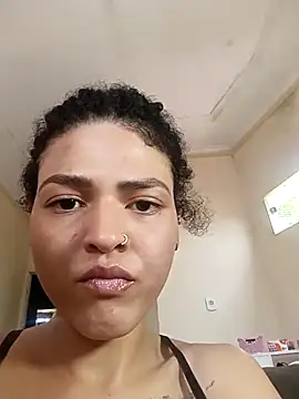 Snapshot of Larissinhamm chatting on October 31, 2025, 4:25 pm Larissinhamm online show from October 31, 2025, 4:25 pm