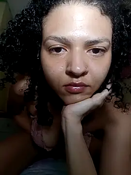 Snapshot of Larissinhamm chatting on October 14, 2025, 7:53 am Larissinhamm online show from October 14, 2025, 7:53 am