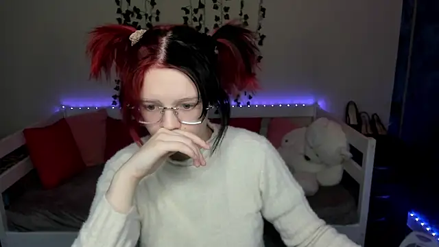 Snapshot of shy_elina01 chatting on November 15, 2025, 10:41 am shy elina01 online show from November 15, 2025, 10:41 am