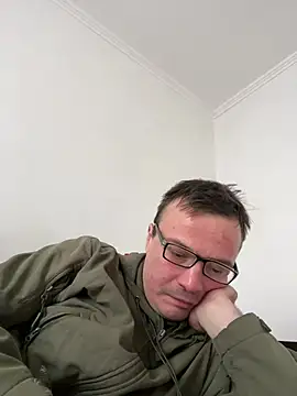 viktor1992-1-1 online show from February 23, 2026, 1:33 pm