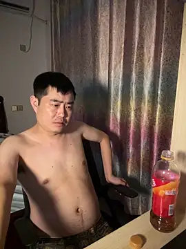 huangzijin788 online show from October 4, 2025, 7:15 pm