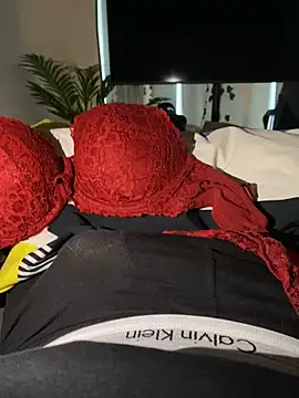 Snapshot of BBC_05_01 chatting on November 28, 2025, 1:33 pm BBC 05 01 online show from November 28, 2025, 1:33 pm