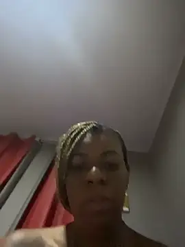 Priihmedeiros online show from July 23, 2026, 6:33 am