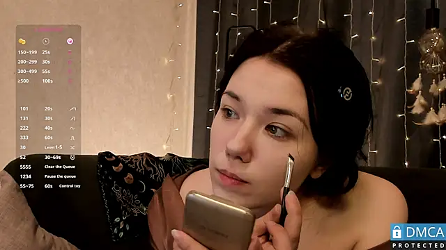 Kelly foox online show from April 15, 2026, 11:38 am