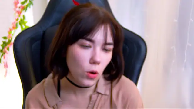 Snapshot of Kelly_foox chatting on October 19, 2025, 9:01 am Kelly foox online show from October 19, 2025, 9:01 am