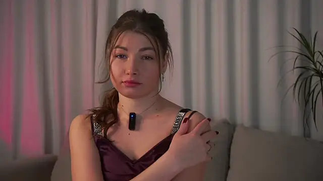 Snapshot of BrittGupton chatting on November 24, 2025, 1:27 am BrittGupton online show from November 24, 2025, 1:27 am