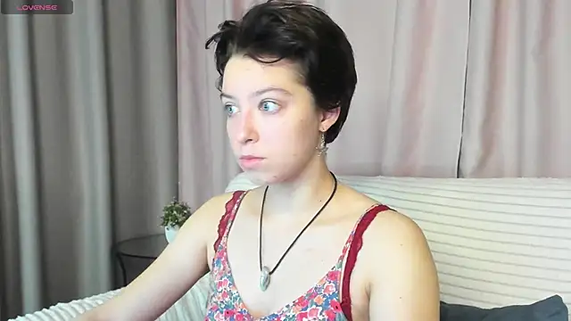 Sara Frayer online show from December 3, 2025, 1:50 am