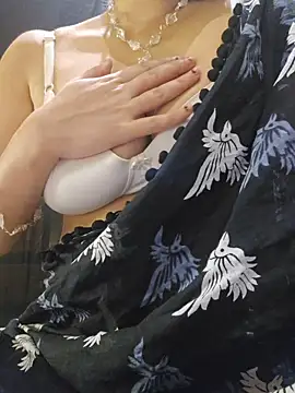 Snapshot of mohini_sen chatting on December 5, 2025, 6:39 pm mohini sen online show from December 5, 2025, 6:39 pm