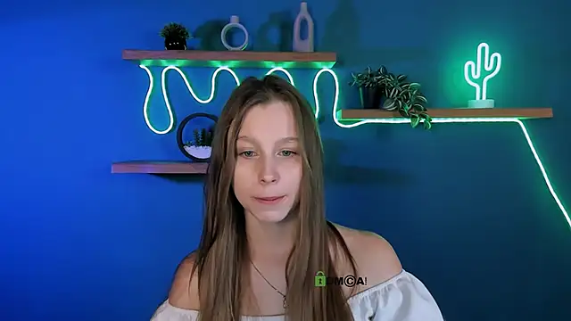 Snapshot of esme_moore_ chatting on October 9, 2025, 8:48 am esme moore  online show from October 9, 2025, 8:48 am