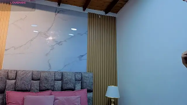 angel  kiss online show from April 1, 2026, 11:33 am