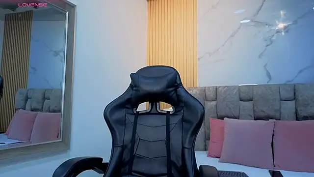 angel  kiss online show from March 17, 2026, 11:24 am