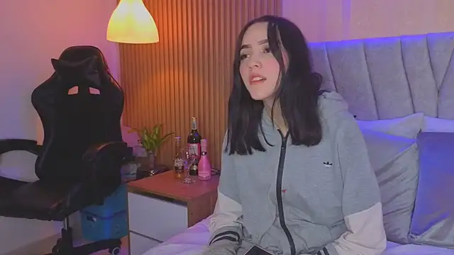 angel  kiss online show from November 3, 2025, 6:18 am