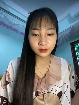 banlinh004 online show from November 11, 2025, 2:39 am