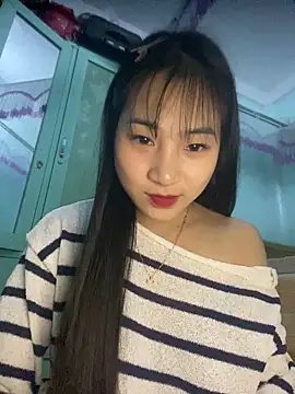 banlinh004 online show from December 17, 2025, 2:22 pm