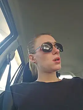 Snapshot of lonely_Cosplay_chick chatting on November 23, 2025, 9:03 pm lonely Cosplay chick online show from November 23, 2025, 9:03 pm