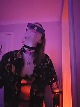 Snapshot of lonely_Cosplay_chick chatting on December 15, 2025, 10:54 am lonely Cosplay chick online show from December 15, 2025, 10:54 am