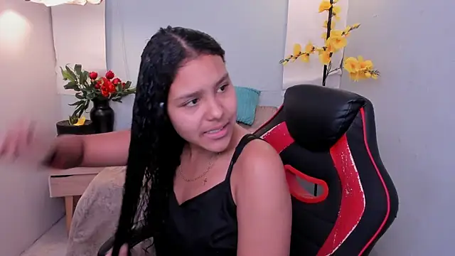 Snapshot of AriaVega chatting on June 20, 2026, 12:32 pm AriaVega online show from June 20, 2026, 12:32 pm