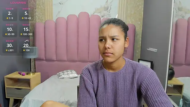 AriaVega online show from December 16, 2025, 12:53 pm