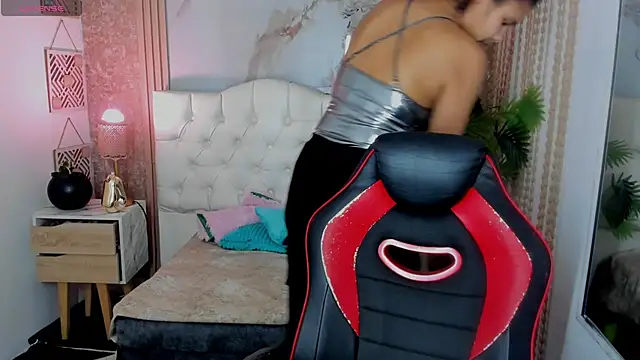 AriaVega online show from April 1, 2026, 1:01 pm