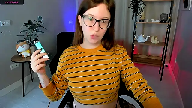 Snapshot of arizzzona chatting on December 5, 2025, 6:01 am arizzzona online show from December 5, 2025, 6:01 am