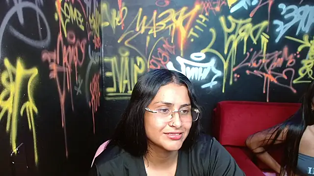 AmaraGlam online show from October 14, 2025, 5:13 pm