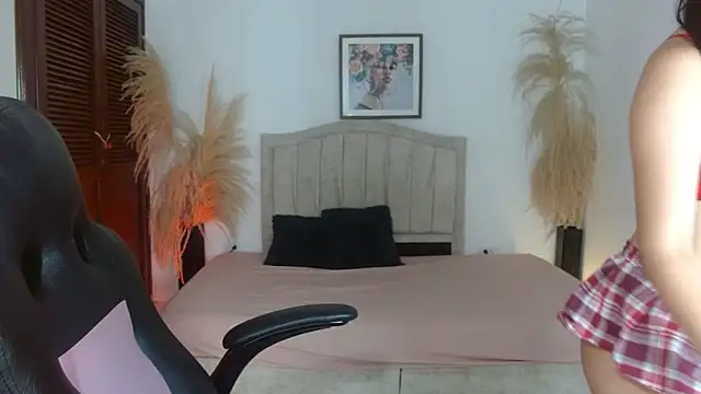 Snapshot of annyrusso chatting on February 23, 2026, 8:31 pm annyrusso online show from February 23, 2026, 8:31 pm