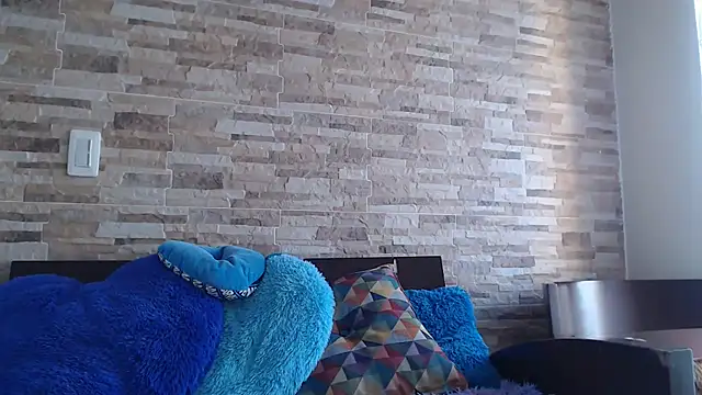 caramel doll   online show from March 13, 2026, 10:37 pm