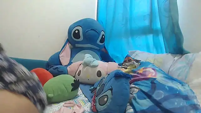 caramel doll   online show from April 3, 2026, 10:38 pm