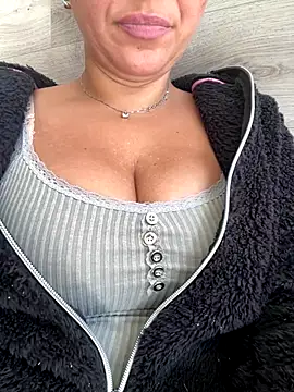 Daiana Andra online show from November 4, 2025, 10:08 am