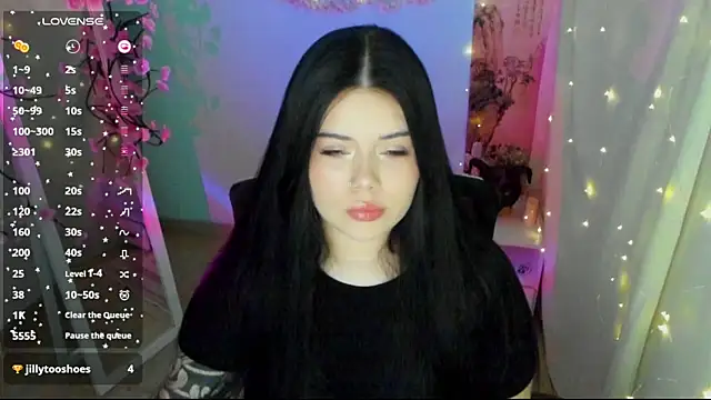 Snapshot of Mona_Esty chatting on July 6, 2026, 6:09 am Mona Esty online show from July 6, 2026, 6:09 am