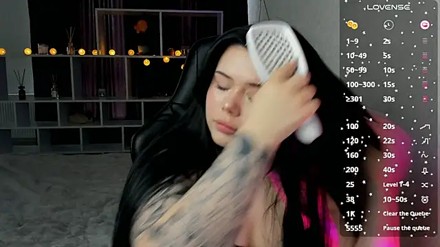 Snapshot of Mona_Esty chatting on June 8, 2026, 7:53 am Mona Esty online show from June 8, 2026, 7:53 am