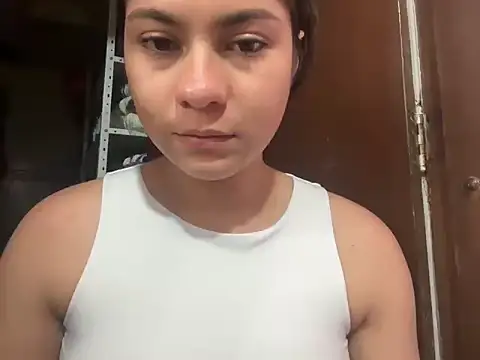 camilita1820 online show from October 12, 2025, 4:41 pm