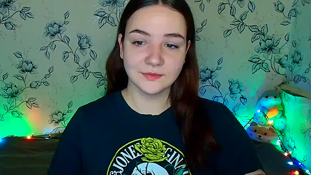 Snapshot of OliviaMontgommery chatting on June 8, 2026, 12:27 pm OliviaMontgommery online show from June 8, 2026, 12:27 pm