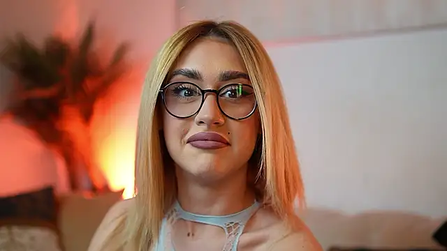 AileenKiss online show from February 8, 2026, 9:56 pm