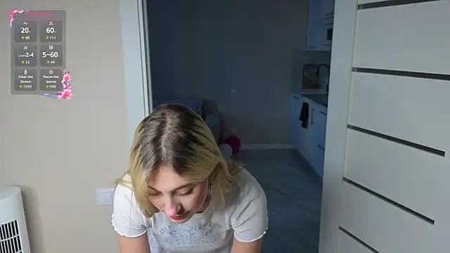 Snapshot of foxy_vivi chatting on November 23, 2025, 11:09 am foxy vivi online show from November 23, 2025, 11:09 am