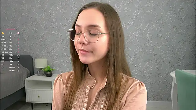 SweetSaraPie online show from December 16, 2025, 6:56 pm