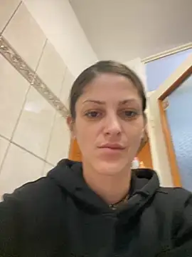 anissawhitenss online show from November 20, 2025, 3:34 pm