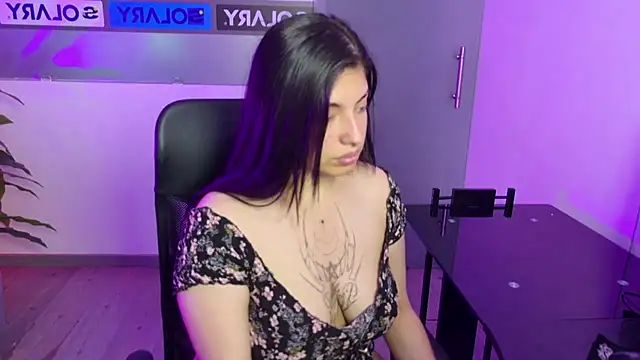 Violetta Swett  online show from November 4, 2025, 1:26 pm