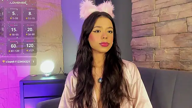 Snapshot of naomi_hill1 chatting on November 10, 2025, 10:15 pm naomi hill1 online show from November 10, 2025, 10:15 pm