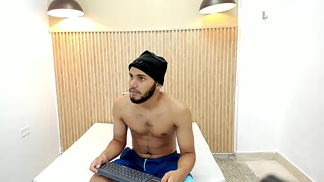 Snapshot of Adamss_23 chatting on October 5, 2025, 7:48 pm Adamss 23 online show from October 5, 2025, 7:48 pm
