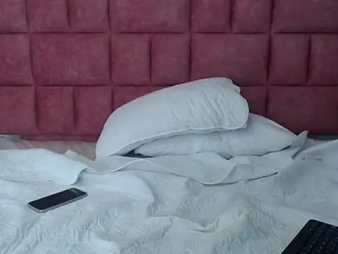 Snapshot of sweetsubmisaxox chatting on December 13, 2025, 8:04 pm sweetsubmisaxox online show from December 13, 2025, 8:04 pm