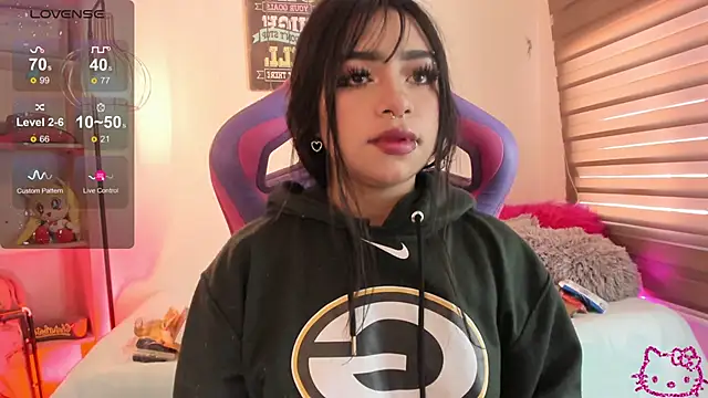 Snapshot of emma_soffia chatting on February 11, 2026, 12:49 pm emma soffia online show from February 11, 2026, 12:49 pm