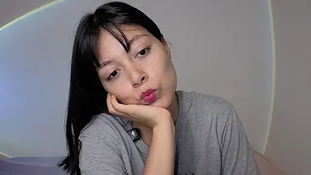 Qadeshoficial online show from April 5, 2026, 6:03 pm