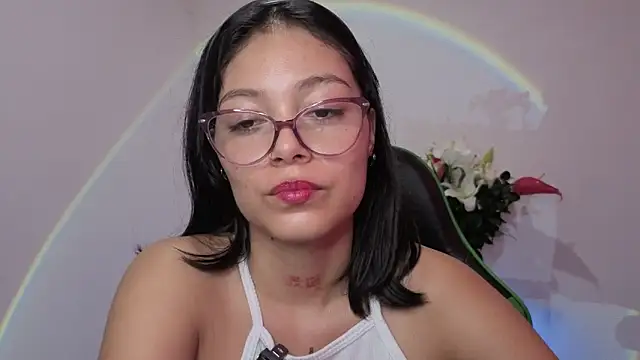 Qadeshoficial online show from April 17, 2026, 7:06 pm