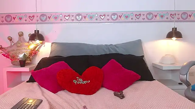 Suzy1  online show from February 19, 2026, 7:22 pm