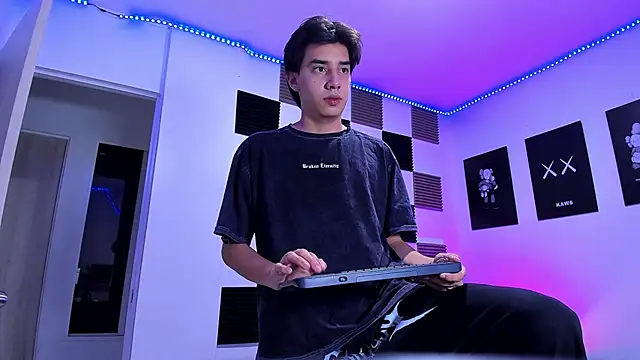 jeycobb online show from March 22, 2026, 1:20 am