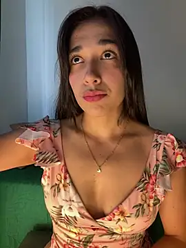 SabrinaEvanss  online show from April 15, 2026, 8:20 pm