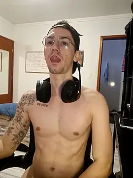 Snapshot of SweetGoodBoy22 chatting on November 8, 2025, 8:01 pm SweetGoodBoy22 online show from November 8, 2025, 8:01 pm