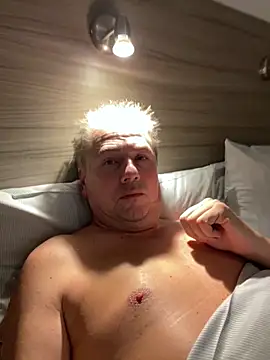 Snapshot of Sklavekay chatting on October 29, 2025, 8:52 pm Sklavekay online show from October 29, 2025, 8:52 pm